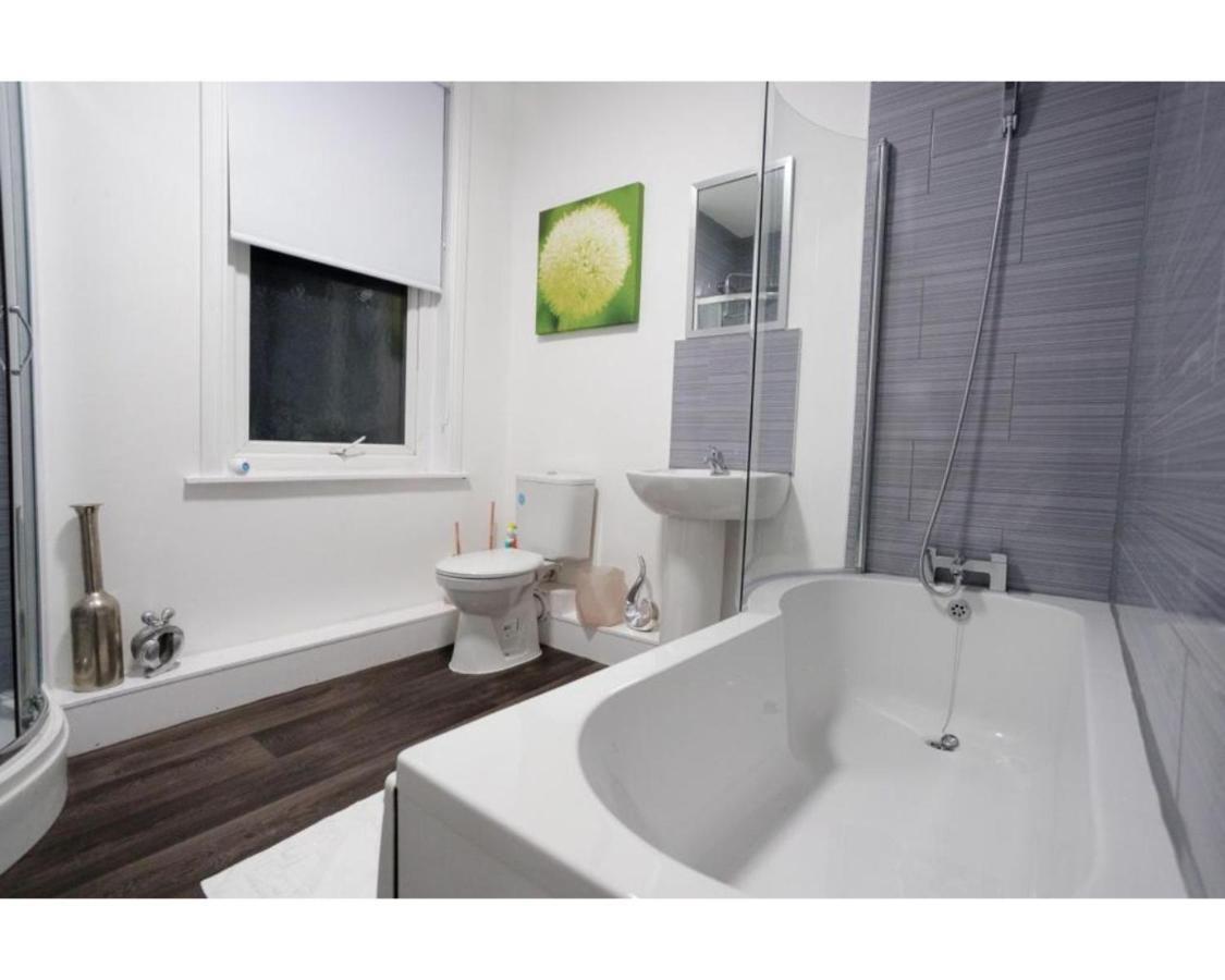 Carter House Apartments.....6 Beds In 3 Bedrooms Leeds  Exteriör bild